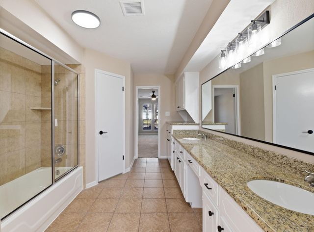 426 Pine Manor Drive, Conroe, TX 77385