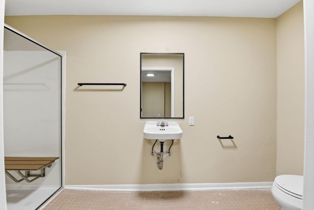 426 Pine Manor Drive, Conroe, TX 77385