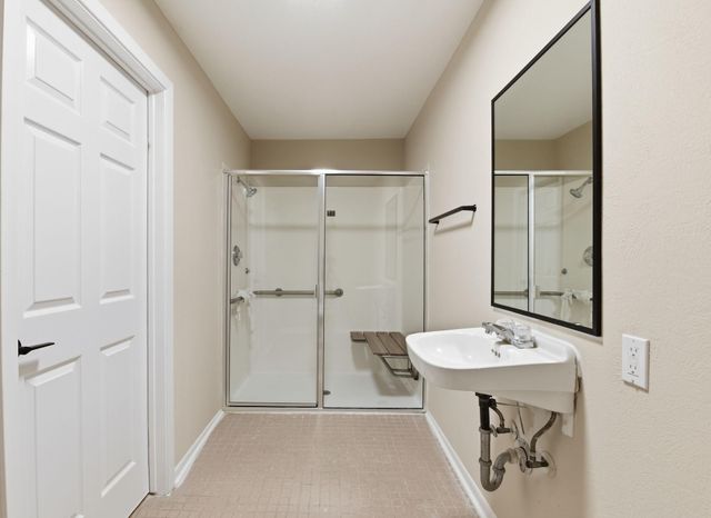 426 Pine Manor Drive, Conroe, TX 77385