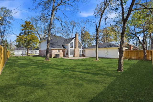 426 Pine Manor Drive, Conroe, TX 77385