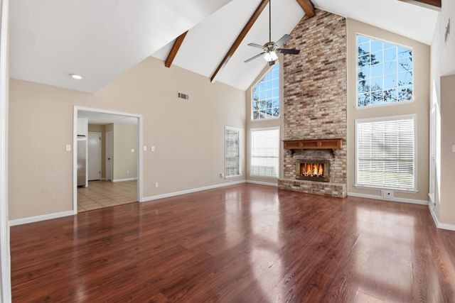 426 Pine Manor Drive, Conroe, TX 77385