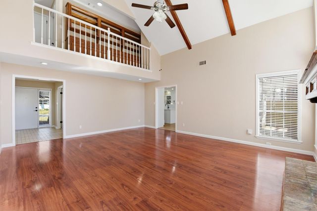 426 Pine Manor Drive, Conroe, TX 77385