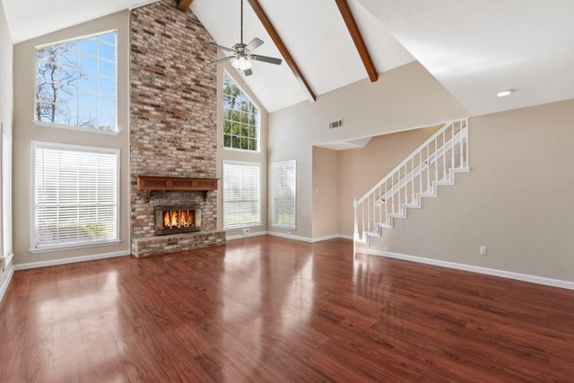 426 Pine Manor Drive, Conroe, TX 77385