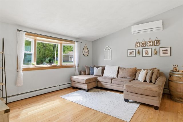 5 Dongay Road, Smithfield, RI 02917