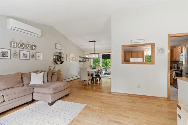 5 Dongay Road, Smithfield, RI 02917