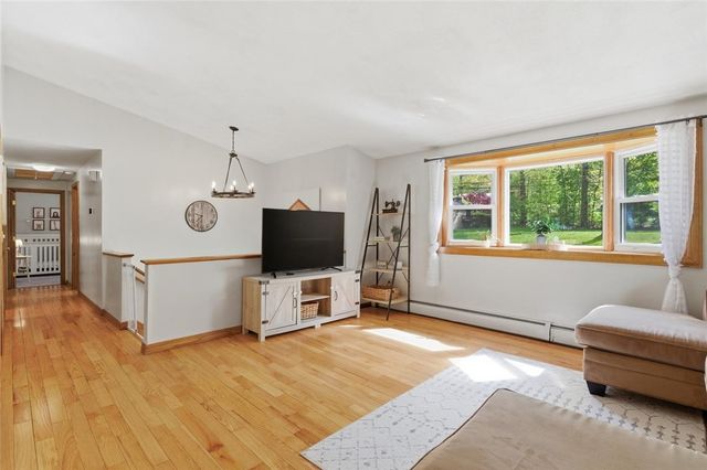 5 Dongay Road, Smithfield, RI 02917