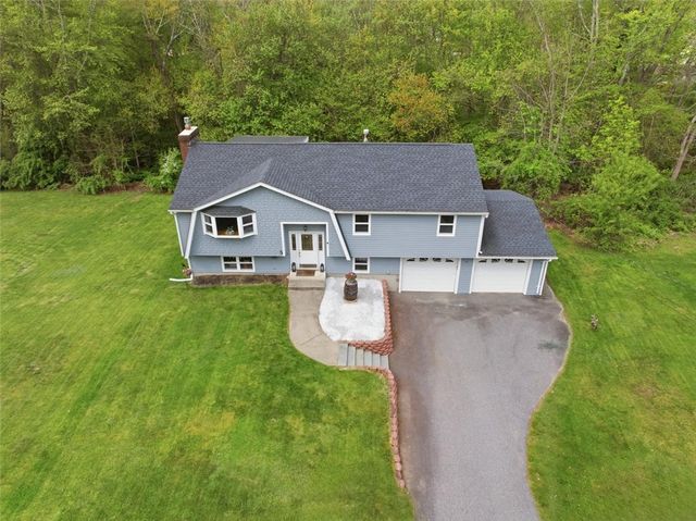 5 Dongay Road, Smithfield, RI 02917