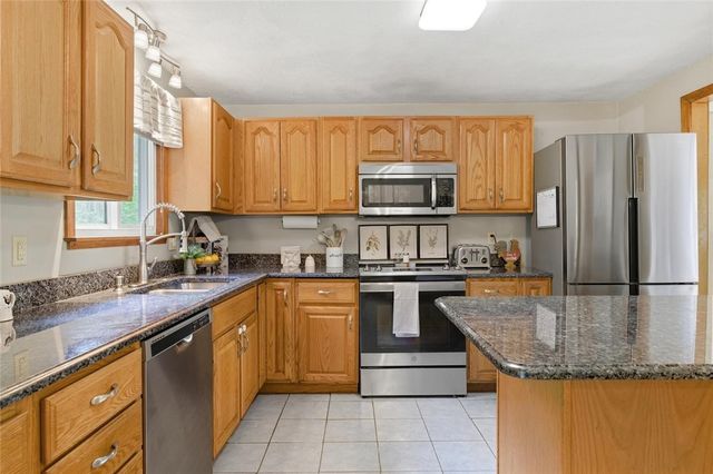 5 Dongay Road, Smithfield, RI 02917