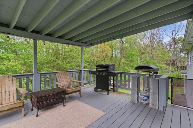 5 Dongay Road, Smithfield, RI 02917