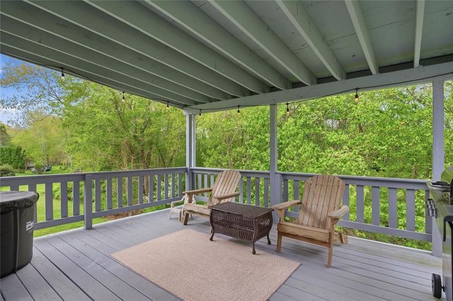 5 Dongay Road, Smithfield, RI 02917