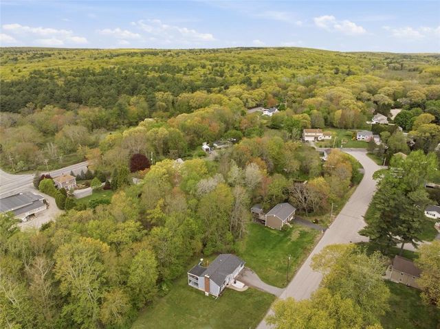 5 Dongay Road, Smithfield, RI 02917