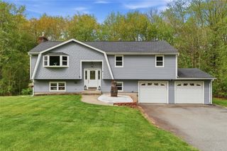 5 Dongay Road, Smithfield, RI 02917