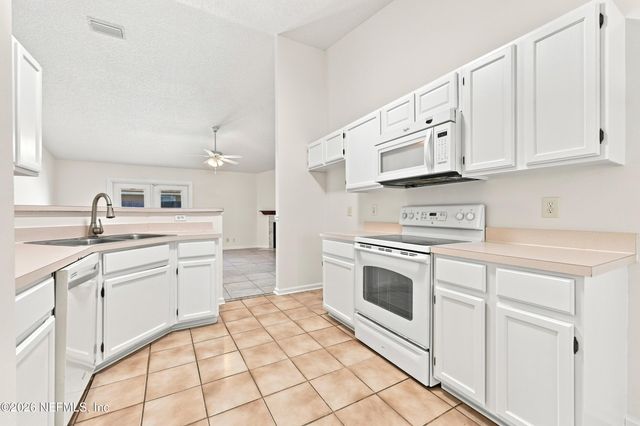 3042 FARRINGTON Street, Jacksonville, FL 32224