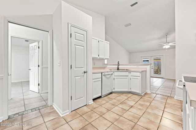 3042 FARRINGTON Street, Jacksonville, FL 32224