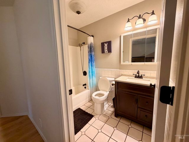 930 Sparks Street North, Twin Falls, ID 83301
