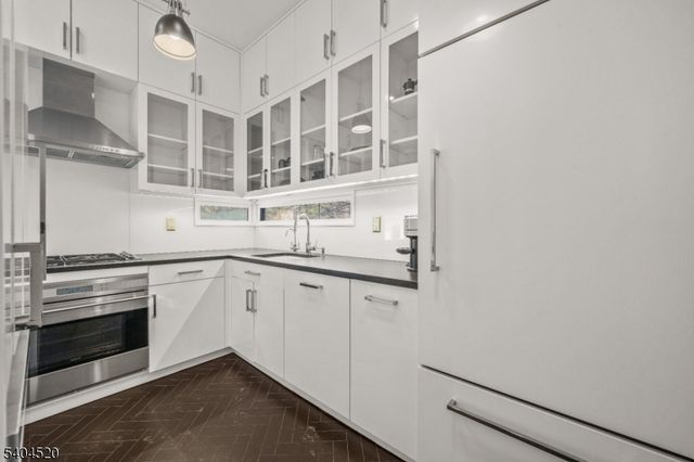 451 Mountain Ave, North Caldwell Boro, NJ 07006