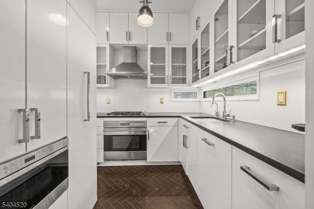 451 Mountain Ave, North Caldwell Boro, NJ 07006