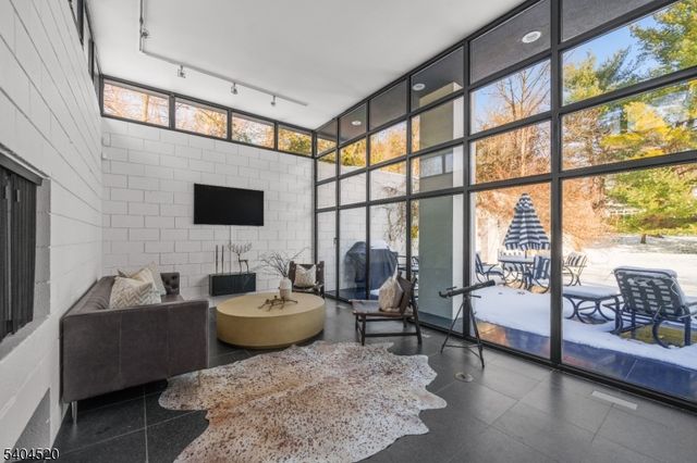 451 Mountain Ave, North Caldwell Boro, NJ 07006