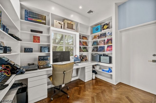 451 Mountain Ave, North Caldwell Boro, NJ 07006