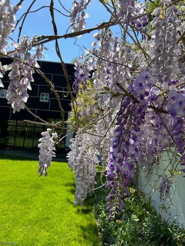 451 Mountain Ave, North Caldwell Boro, NJ 07006