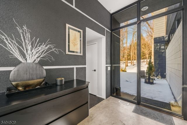 451 Mountain Ave, North Caldwell Boro, NJ 07006