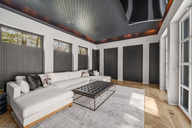 451 Mountain Ave, North Caldwell Boro, NJ 07006