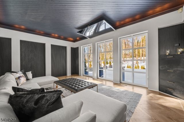 451 Mountain Ave, North Caldwell Boro, NJ 07006