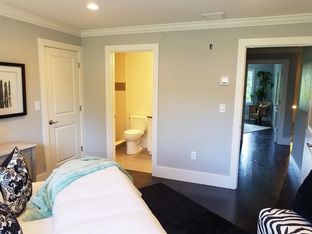 1525 Beacon St 3, Newton, MA 02468