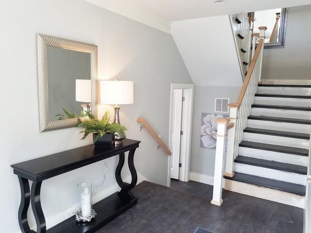 1525 Beacon St 3, Newton, MA 02468