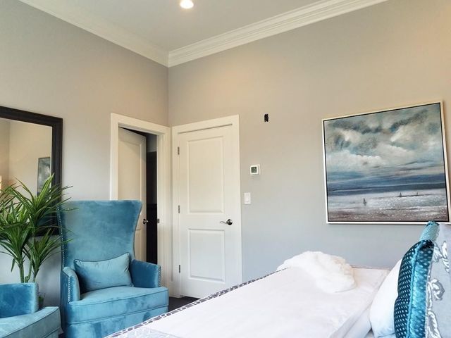 1525 Beacon St 3, Newton, MA 02468