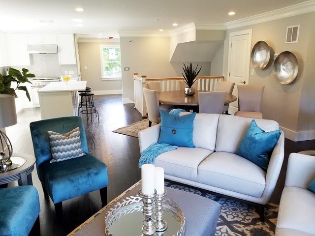 1525 Beacon St 3, Newton, MA 02468