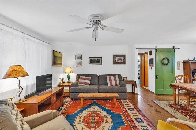 411 Maple St, West Mifflin, PA 15122