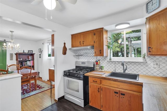 411 Maple St, West Mifflin, PA 15122