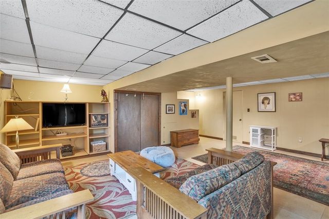 411 Maple St, West Mifflin, PA 15122