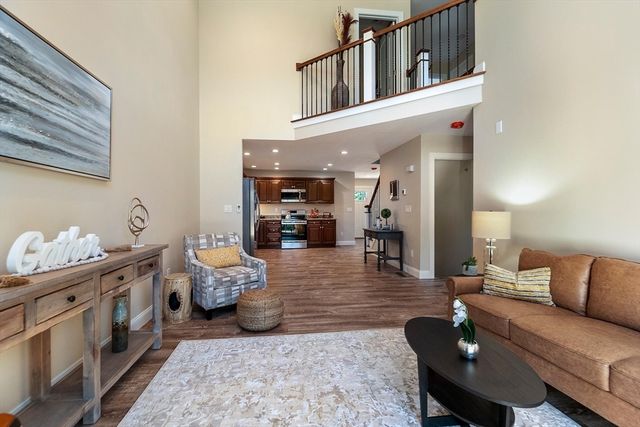 4 Sabrina Way F, Agawam, MA 01001