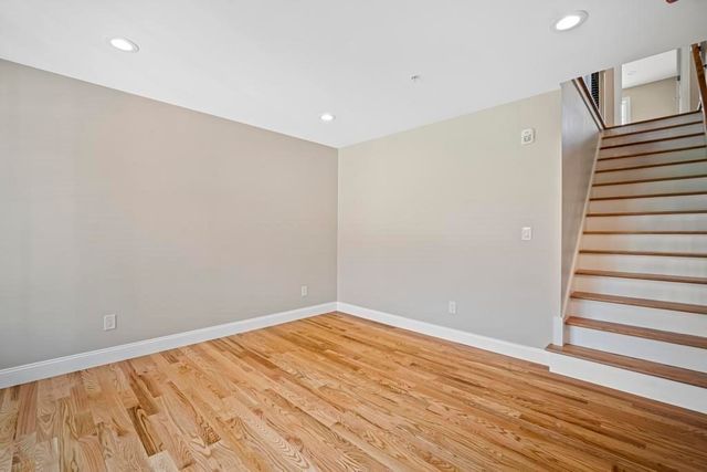 4 Sabrina Way F, Agawam, MA 01001