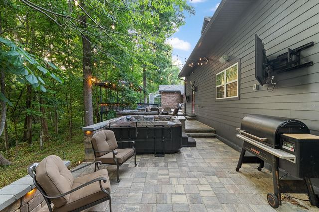 2512 NW 58TH BOULEVARD, Gainesville, FL 32606