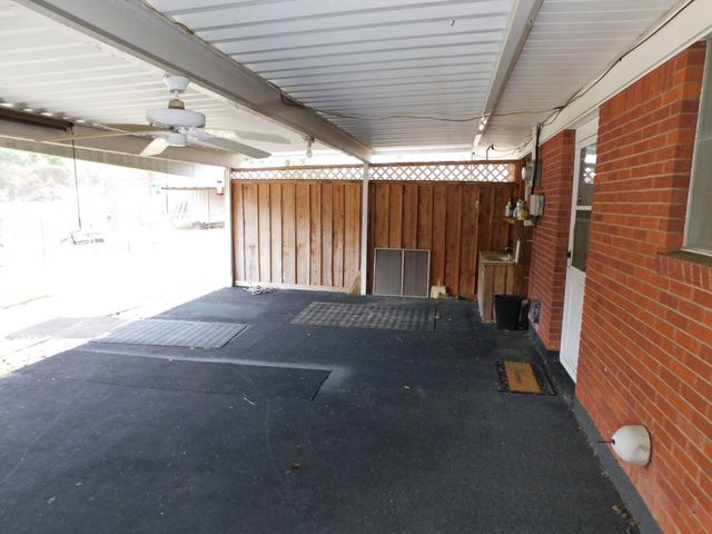 304 SE 8th Street, Springhill, LA 71075