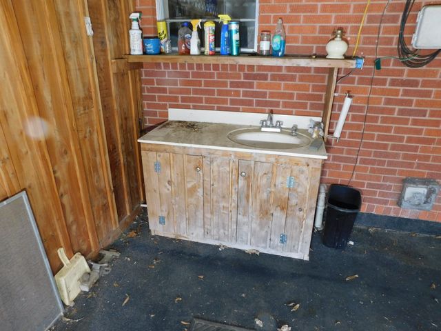 304 SE 8th Street, Springhill, LA 71075