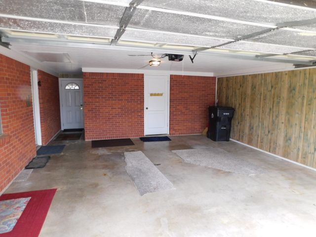 304 SE 8th Street, Springhill, LA 71075