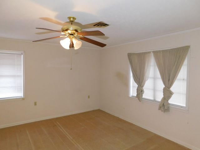 304 SE 8th Street, Springhill, LA 71075