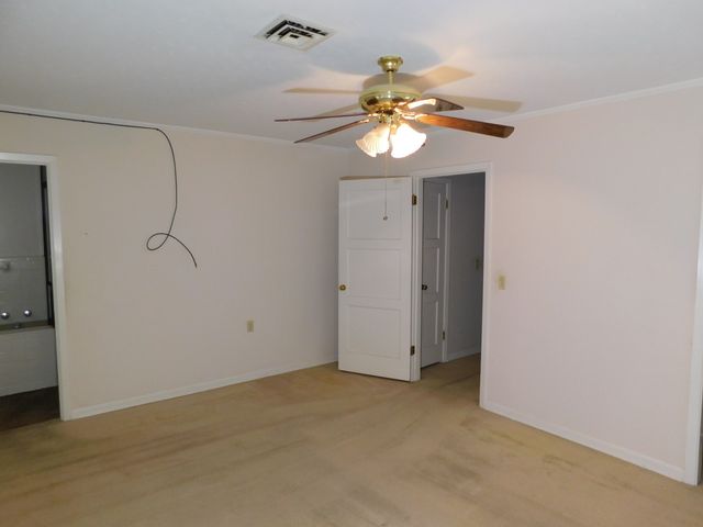 304 SE 8th Street, Springhill, LA 71075