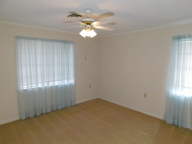 304 SE 8th Street, Springhill, LA 71075