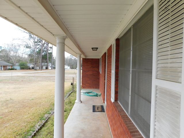 304 SE 8th Street, Springhill, LA 71075