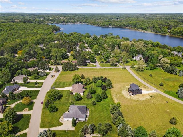 6000 Riverview Drive, Jackson, MI 49203