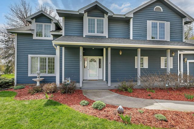 2237 Chelmsford Lane, Saint Cloud, MN 56301
