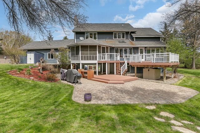 2237 Chelmsford Lane, Saint Cloud, MN 56301