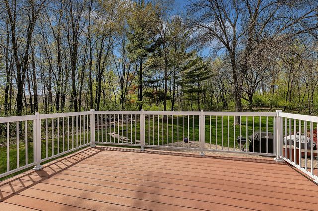 2237 Chelmsford Lane, Saint Cloud, MN 56301