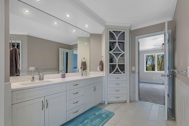 2237 Chelmsford Lane, Saint Cloud, MN 56301
