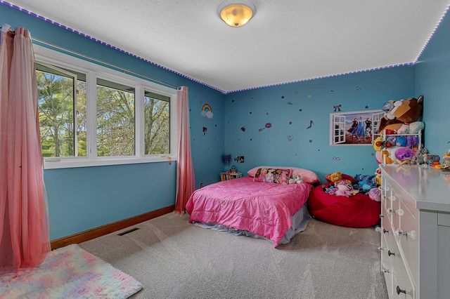 2237 Chelmsford Lane, Saint Cloud, MN 56301